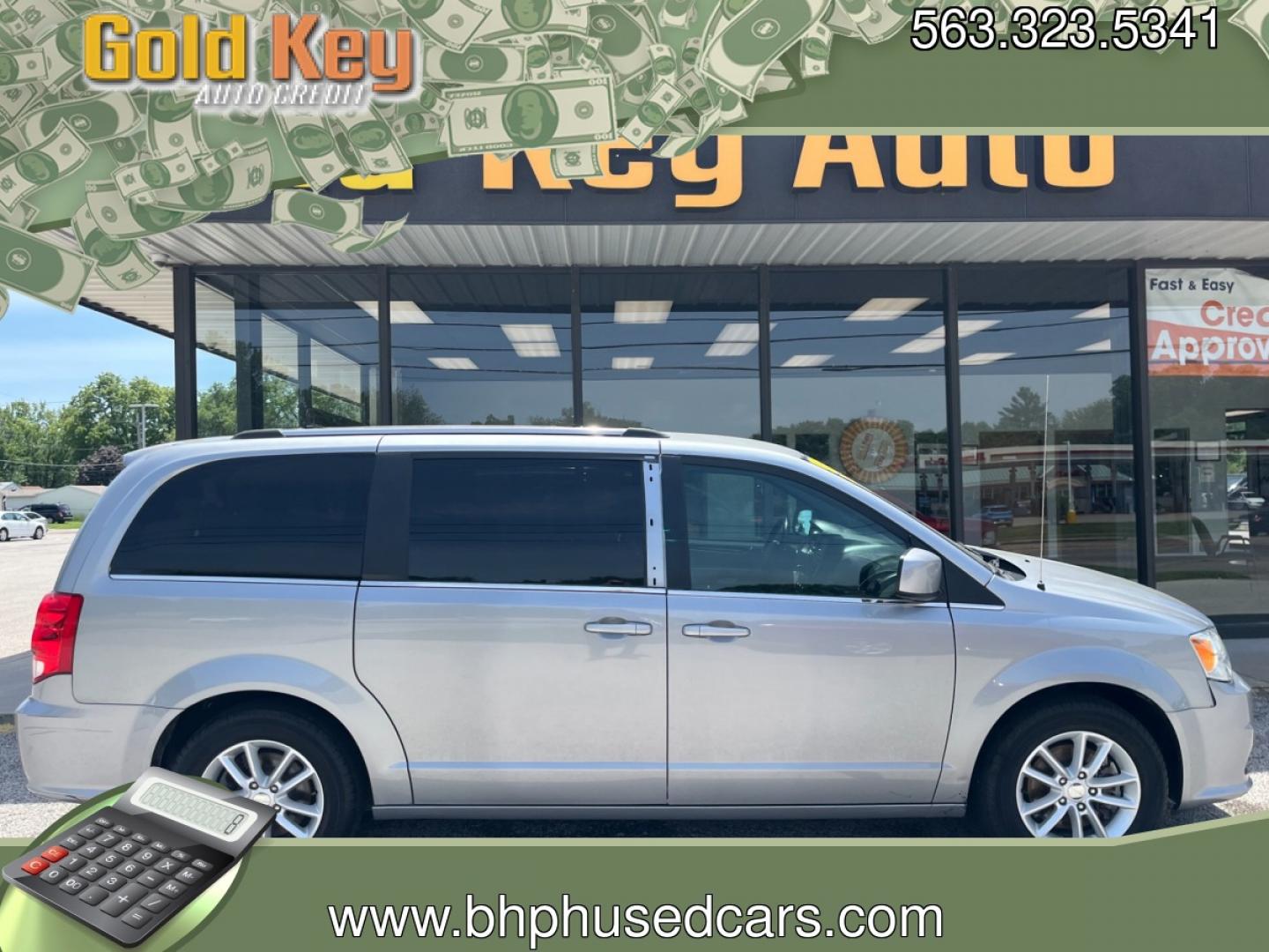 2019 Dodge Grand Caravan SXT (2C4RDGCGXKR) with an 3.6L V6 DOHC 24V engine, 6-Speed Automatic transmission, located at 1633 W Kimberly, Davenport, IA, 52806, (563) 323-5341, 41.559456, -90.598732- Photo#0